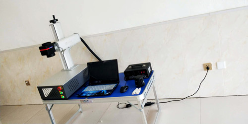 夜市擺攤用的激光打標(biāo)機(jī)多少錢一臺？